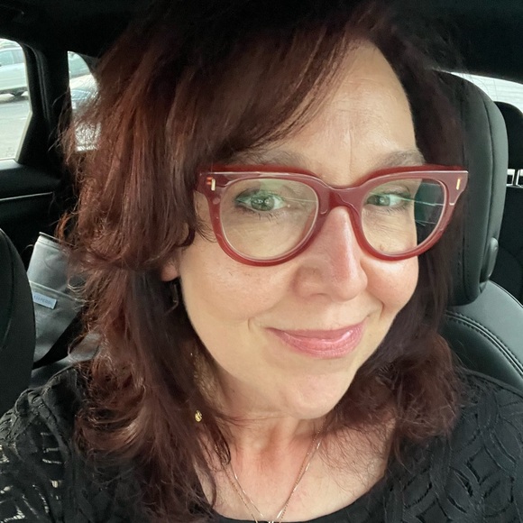 Meet your Posher, Denise - Picture 3 of 3